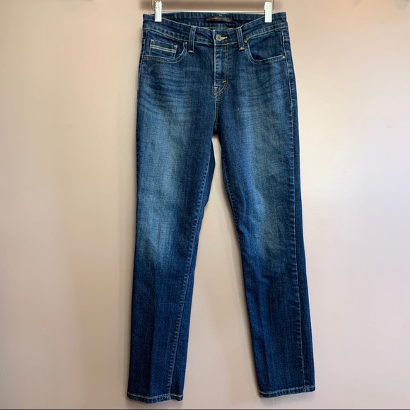 Levi's Denim - LEVIS MID RISE SKINNY JEAN DARK WASH EUC SZ8